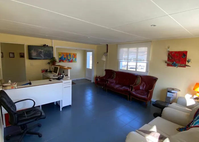 Aguilar House Hostel B&B