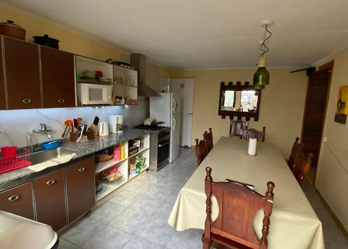 Aguilar House Hostel B&B